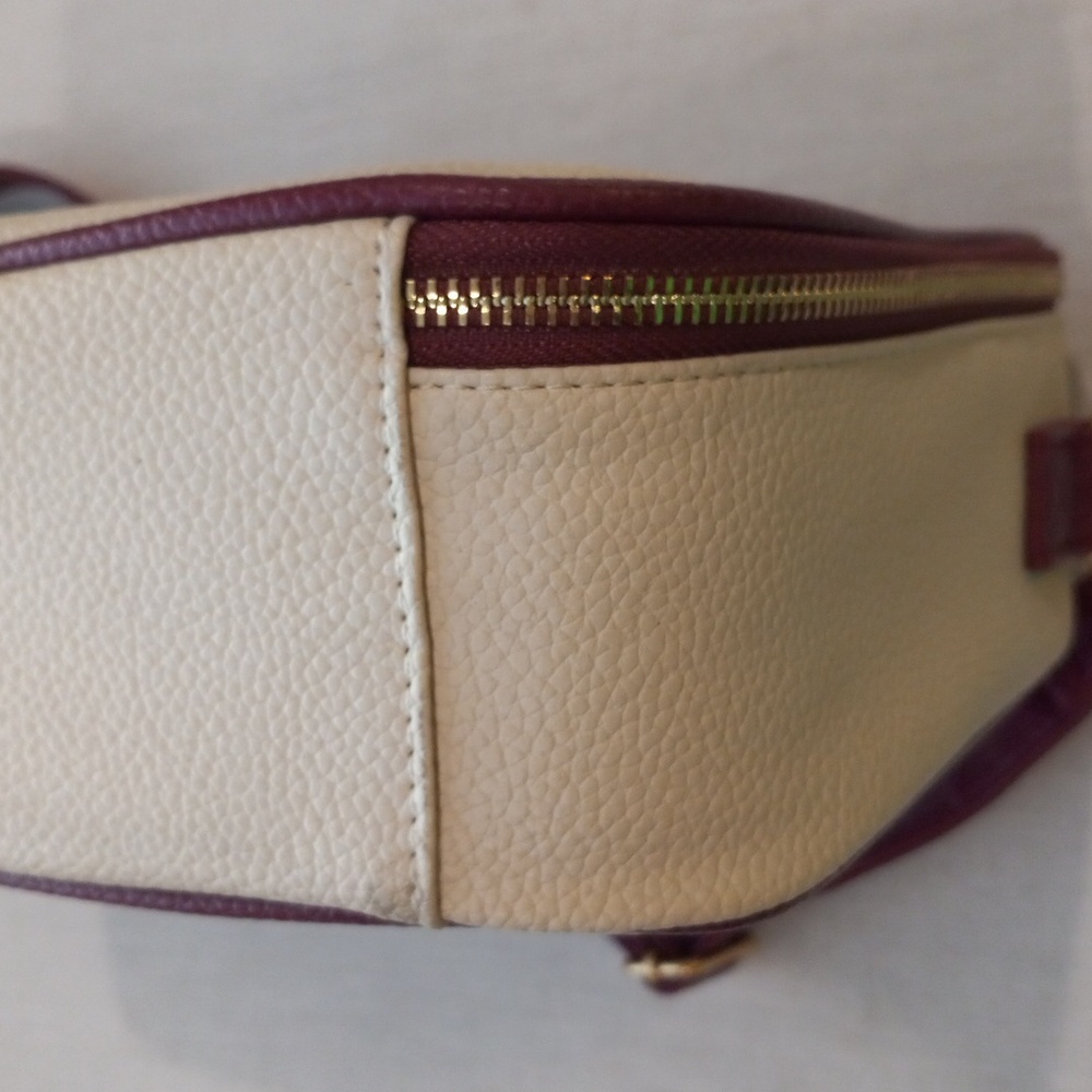 Travel Case - Picture 5 of 16